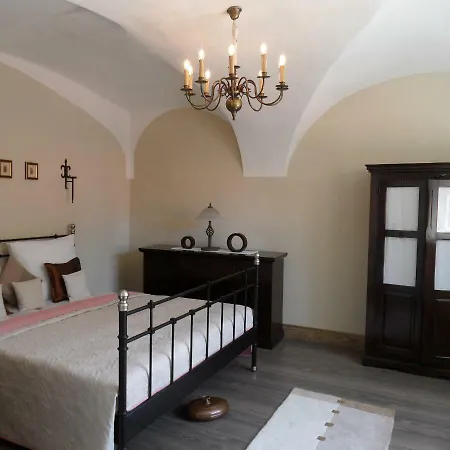 Herrenhaus Kunzwerda Bei - Aparthotel, Boardinghouse, Wohnen Auf Zeit Torgau