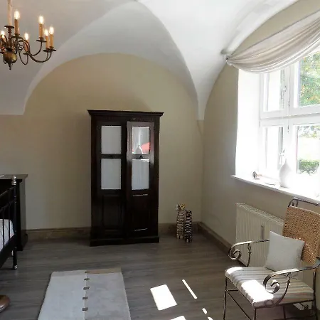 Herrenhaus Kunzwerda Bei - Aparthotel, Boardinghouse, Wohnen Auf Zeit Apartment Torgau