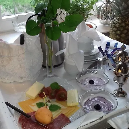 Apartment Herrenhaus Kunzwerda Bei - Aparthotel, Boardinghouse, Wohnen Auf Zeit Torgau