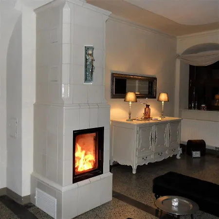 Herrenhaus Kunzwerda Bei - Aparthotel, Boardinghouse, Wohnen Auf Zeit Apartment